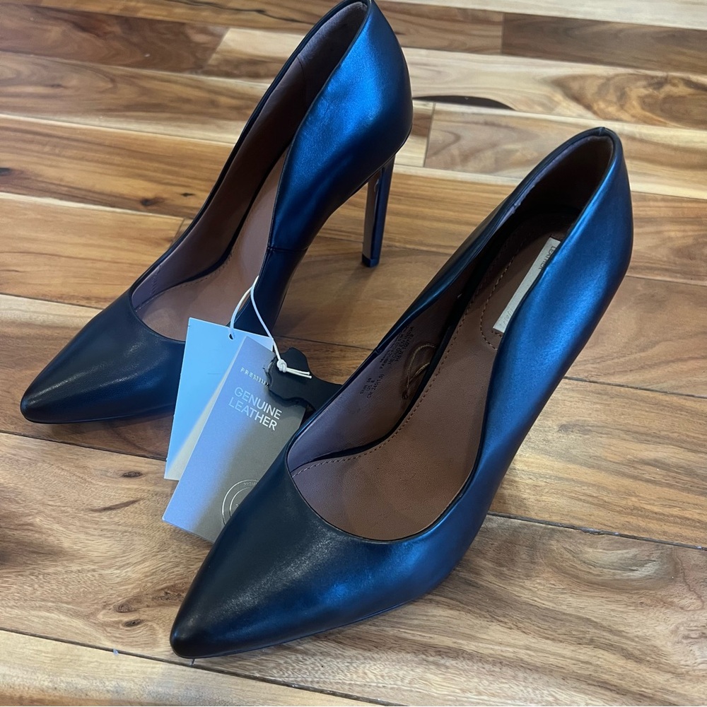 H&M Premium pointy pumps with tags and box